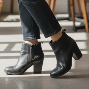 ALDO (6) Leather Ankle Boots Zipper Elastic Gusset 3" Heel Black - US 6